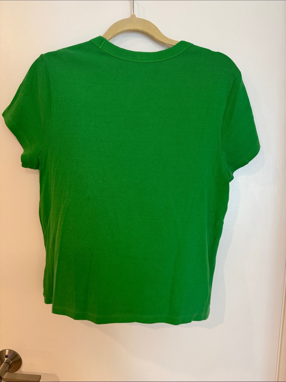 NEW Old Navy Women's Short-Sleeve Crewneck Tee in Bright Green - Picture 5 of 6